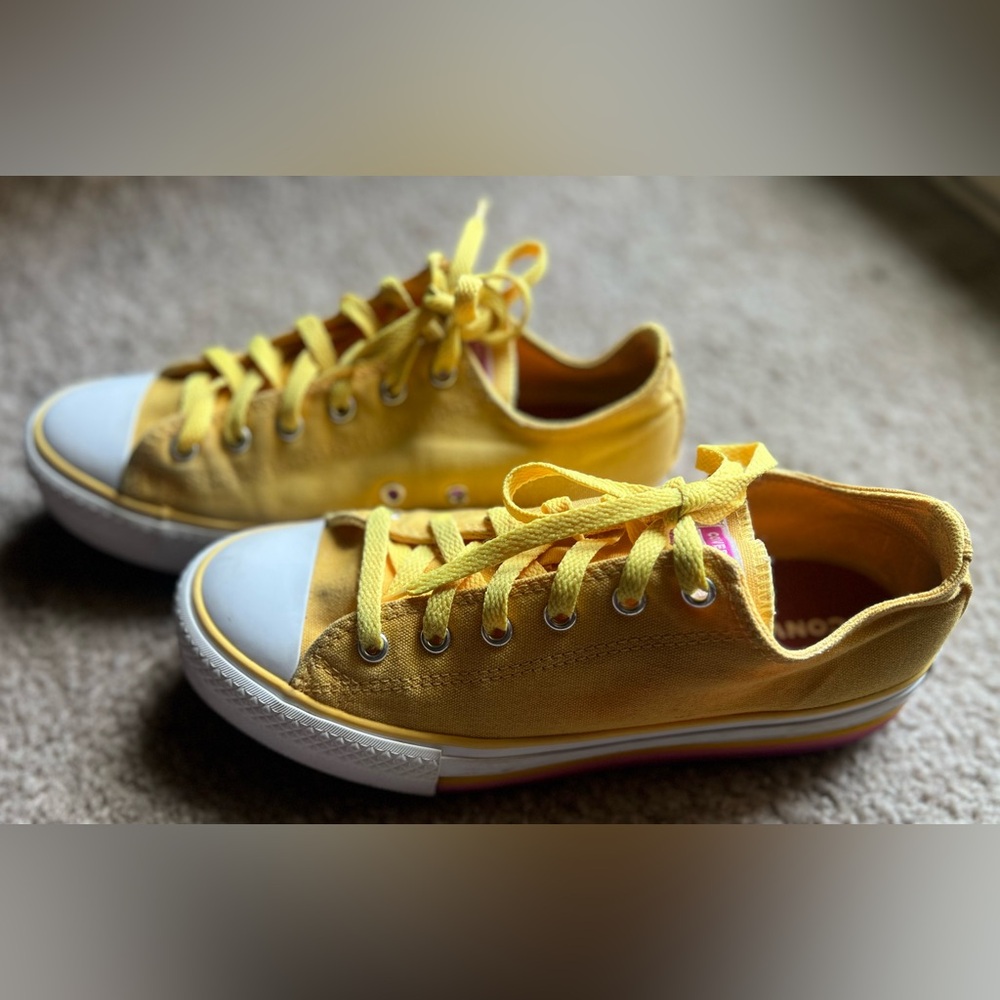 Women’s Lowtop Yellow Converse with Multi Colored Platform Size 5